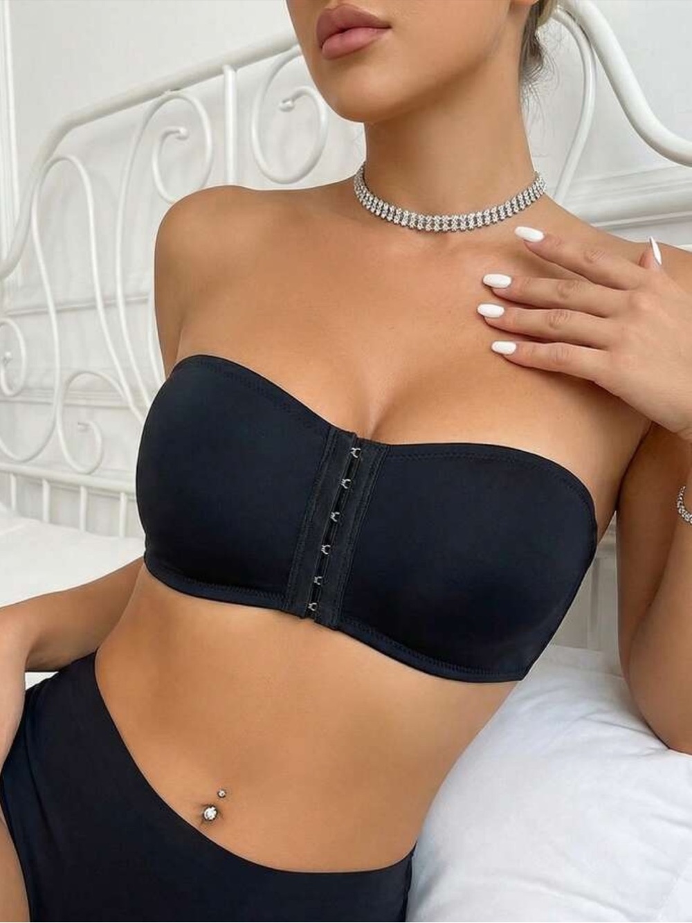 SHEIN Front-Clasp Bandeau Bra
